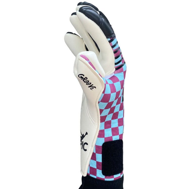 GROOVE TOUCH Goalkeeper Glove | Perfect Cut – EPIC Soccer